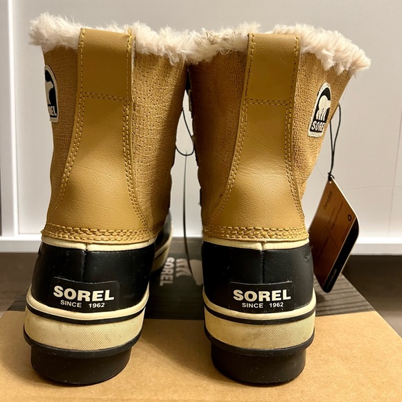 Women's Sorel Boots - NWT - Picture 3 of 4